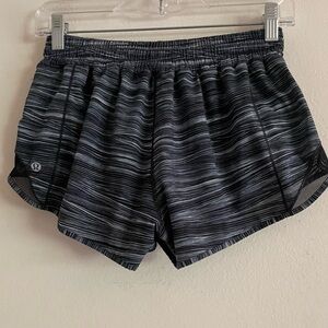Lululemon hotty hot shorts size 6 Regular